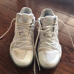 NIKE Kyrie 3 basketball shoes- MENS 8